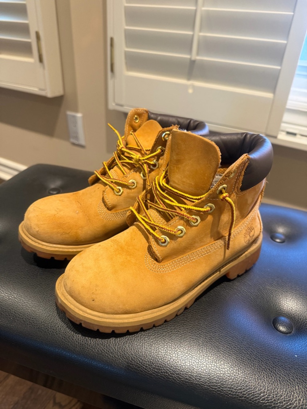 Timberland Kids Wheat Suede Lace-Up Boots with Yellow Laces